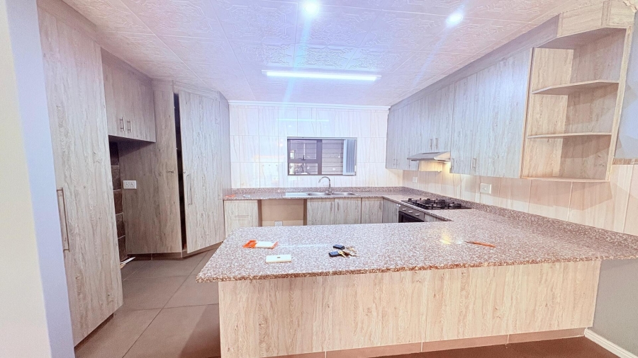 3 Bedroom Property for Sale in Hartenbos Central Western Cape
